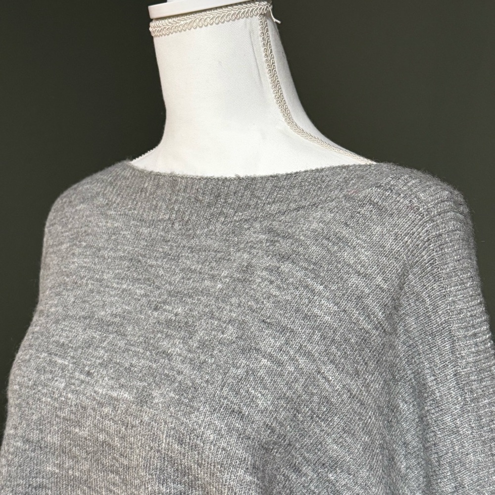 Umgee USA Sweater Women’s Medium Gray Ruffle Bell Sleeve Cozy Knit - Picture 4 of 7